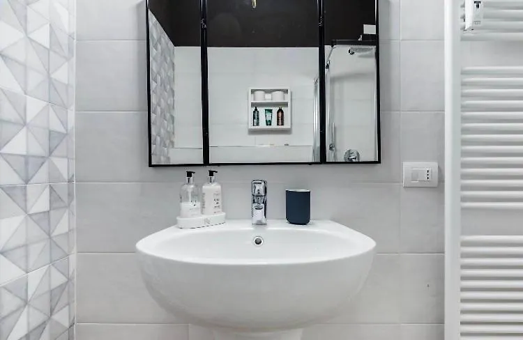 Hacca Collection-Plush Urban Sanctuary In The Milan City Center Italy